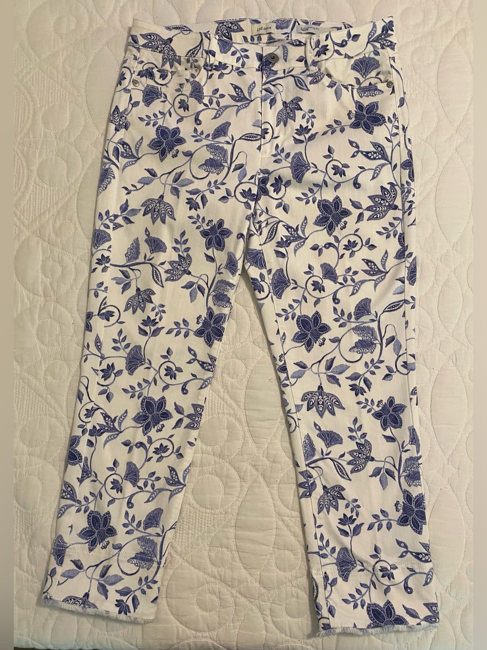 J. Jill 8 Denim Women’s Authentic Fit Cropped Jeans Blue Floral Fringed Hem